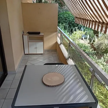 Apartment A Deux Pas De La Boulouris St Raphael Saint-Raphael (Var)