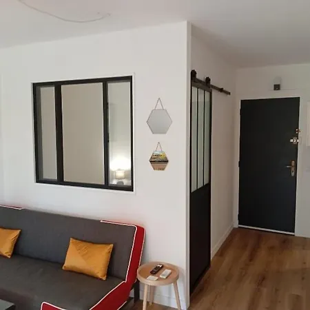 à Deux Pas De La Boulouris St Raphael Appartement Saint-Raphaël